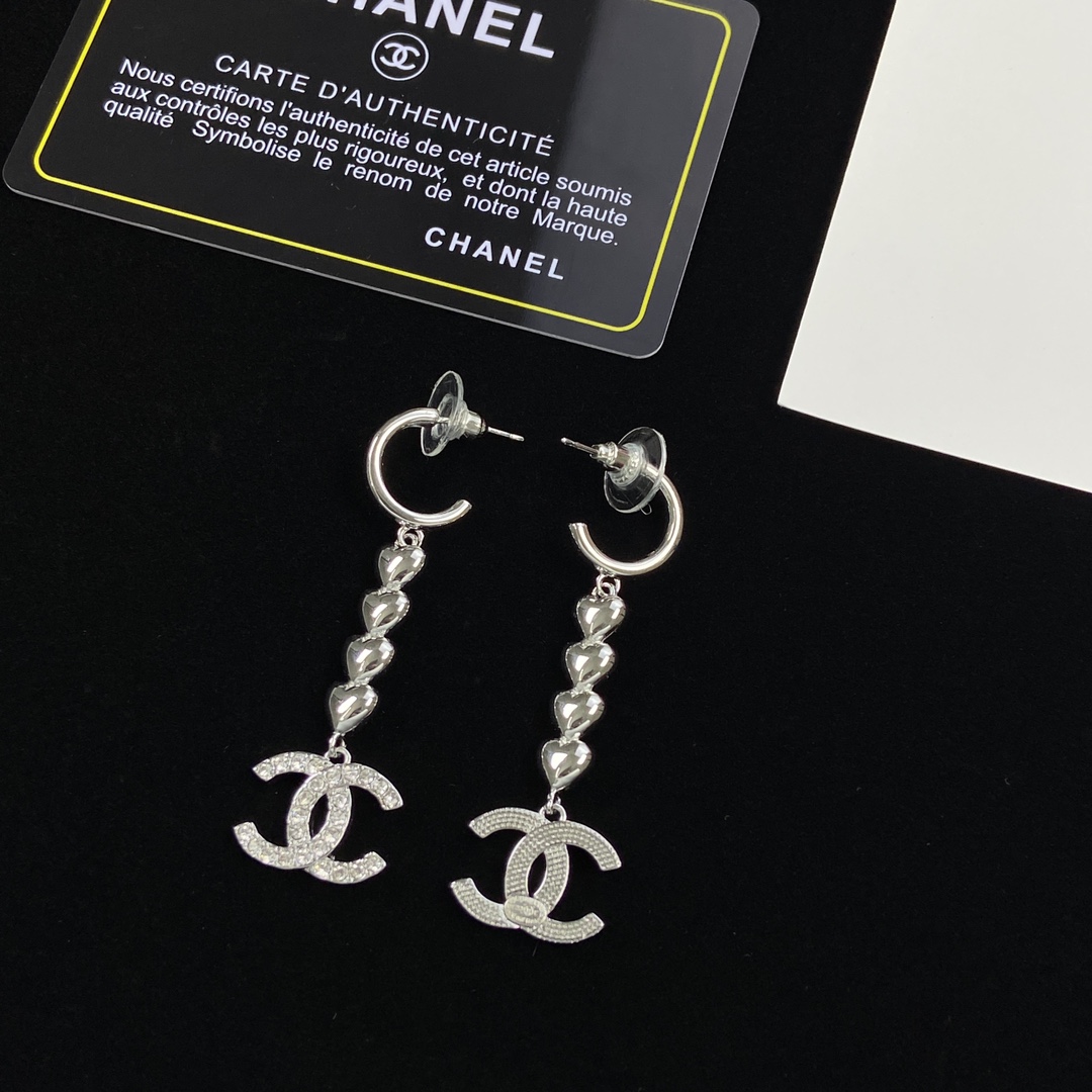 [TOP] CHANEL Metal Heart/Diamond Earrings - Silver