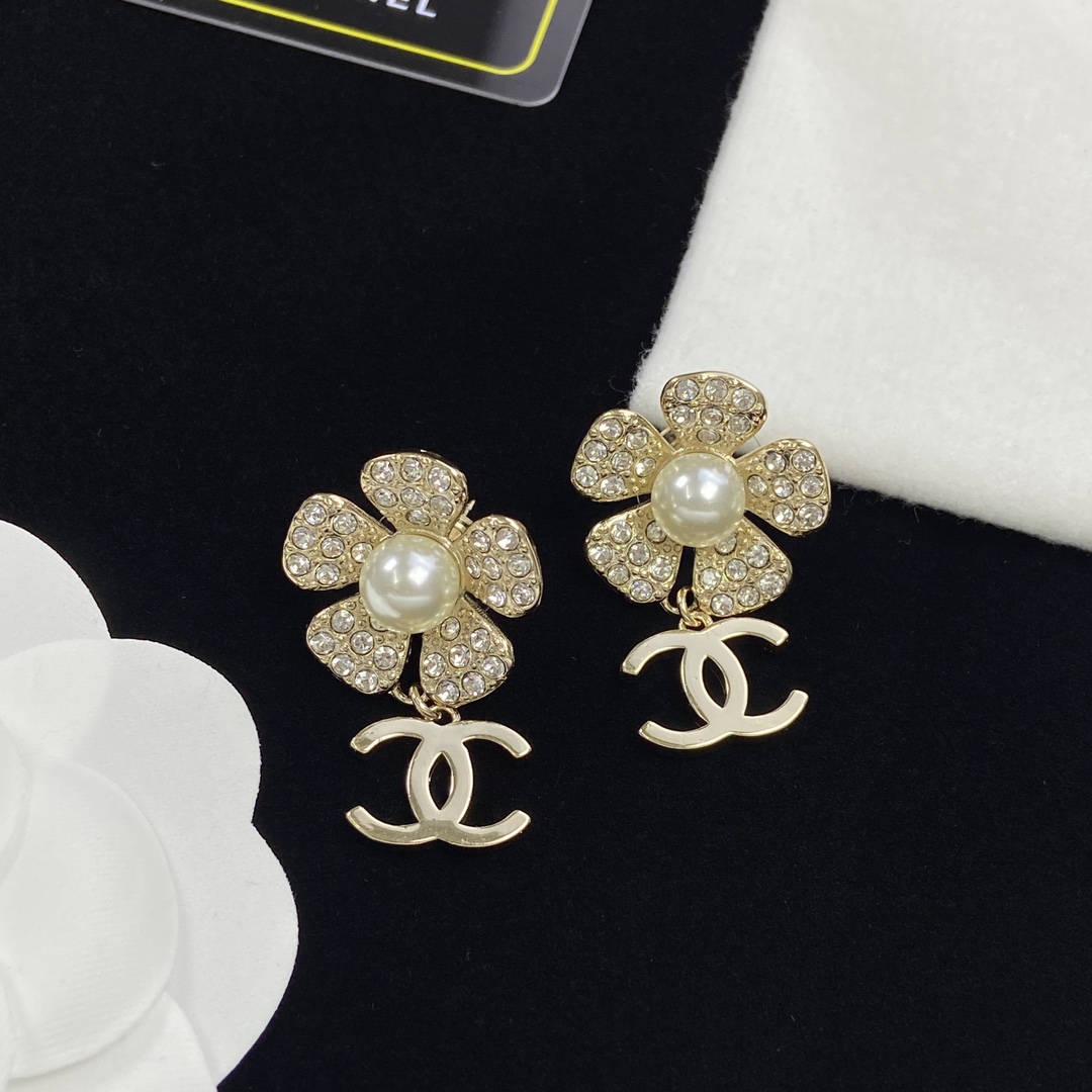 [TOP] CHANEL Metal Flower Pearl/Diamond Earrings - Gold