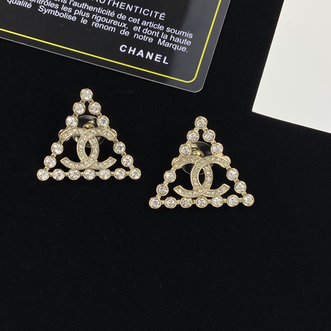 [TOP] CHANEL Metal Triangle/Diamond Earrings - Gold
