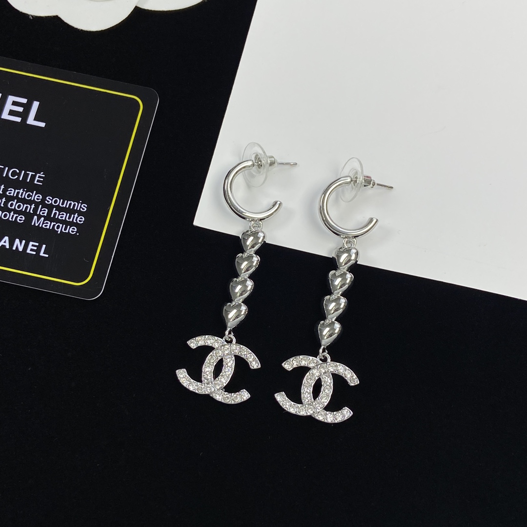 [TOP] CHANEL Metal Heart/Diamond Earrings - Silver