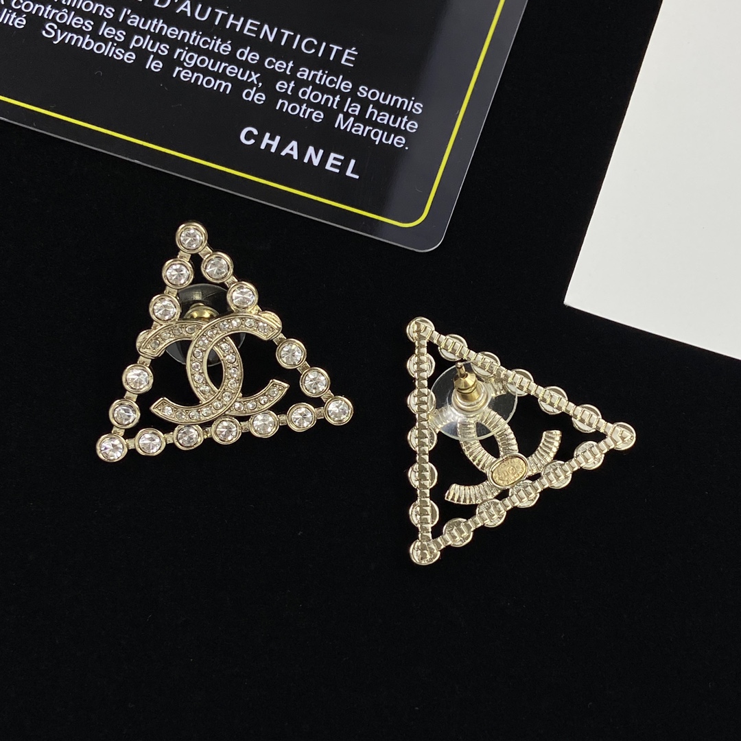 [TOP] CHANEL Metal Triangle/Diamond Earrings - Gold