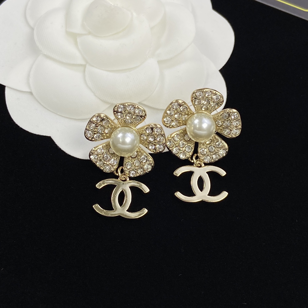 [TOP] CHANEL Metal Flower Pearl/Diamond Earrings - Gold