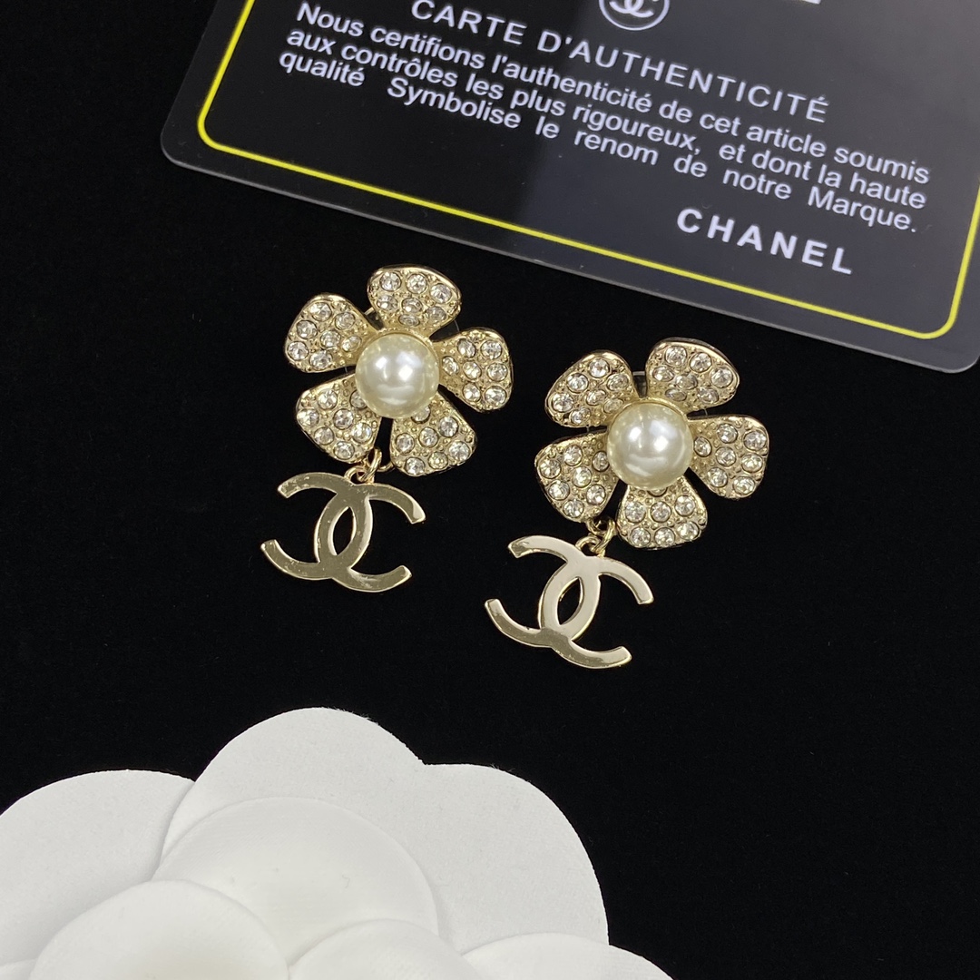 [TOP] CHANEL Metal Flower Pearl/Diamond Earrings - Gold