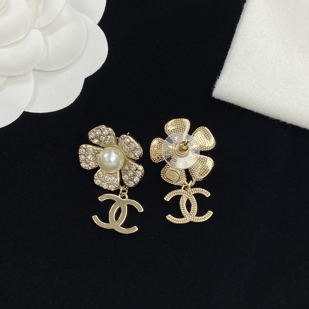 [TOP] CHANEL Metal Flower Pearl/Diamond Earrings - Gold