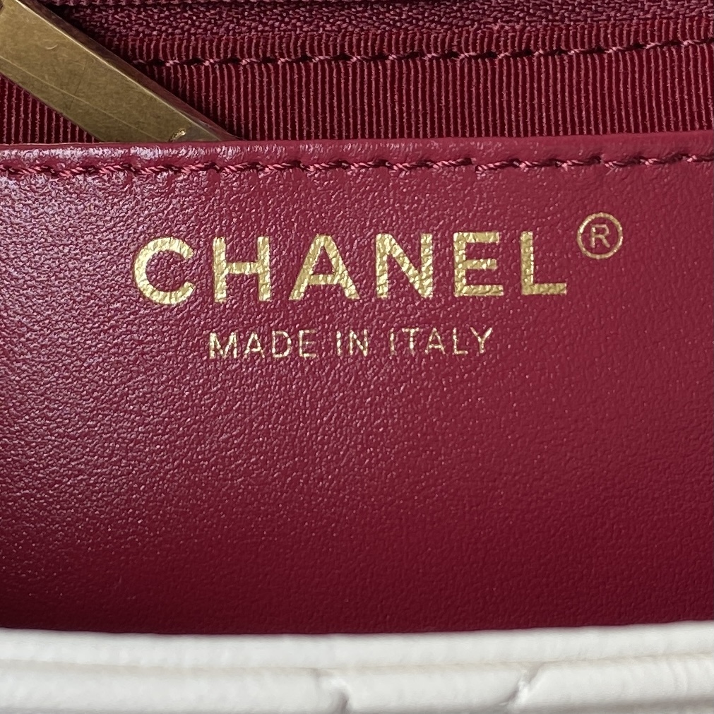 [TOP] CHANEL Mini Square Adjustable Coin Chain Flap Bag SS21 12x21x7 cm - White