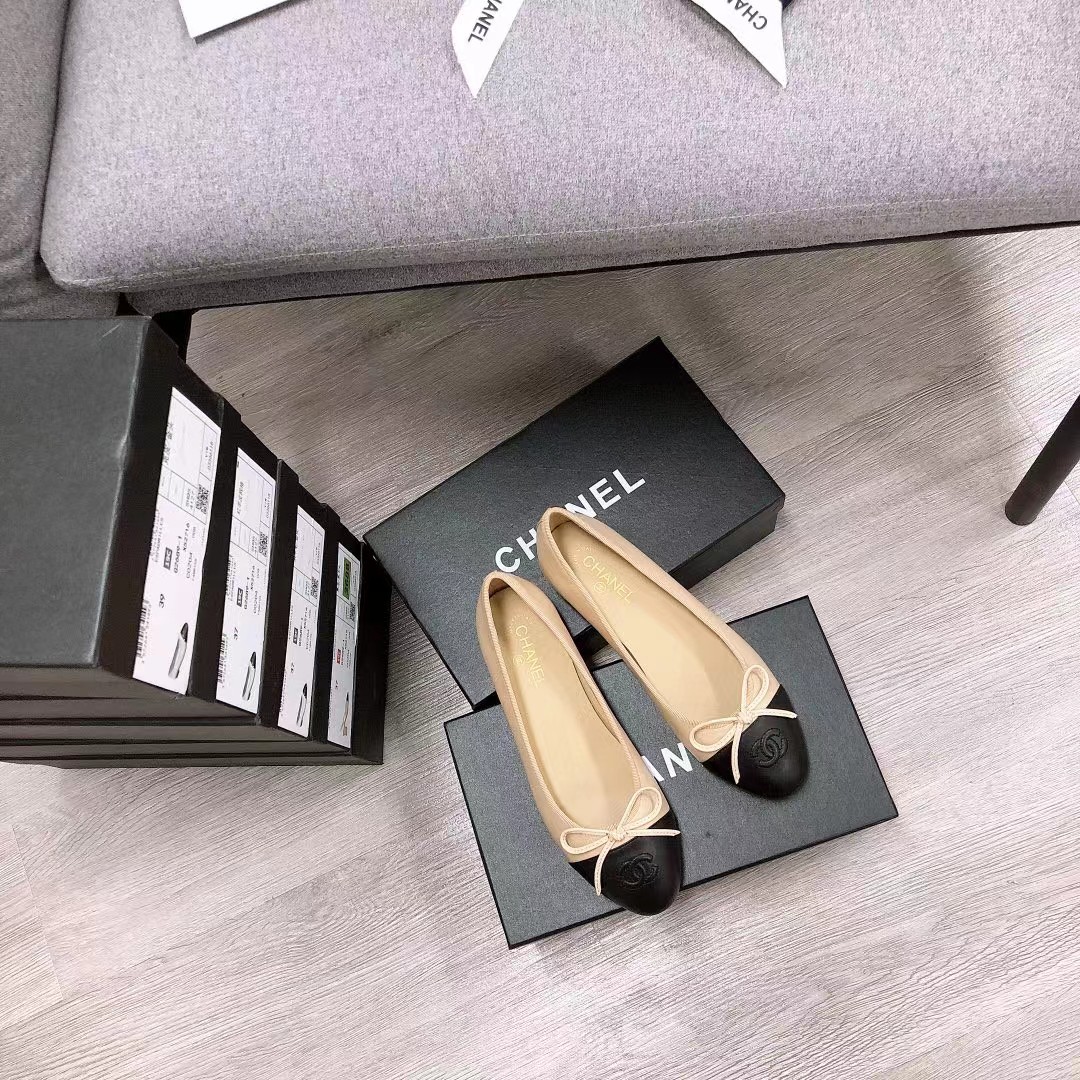 [TOP] CHANEL Flat Shoes - beige