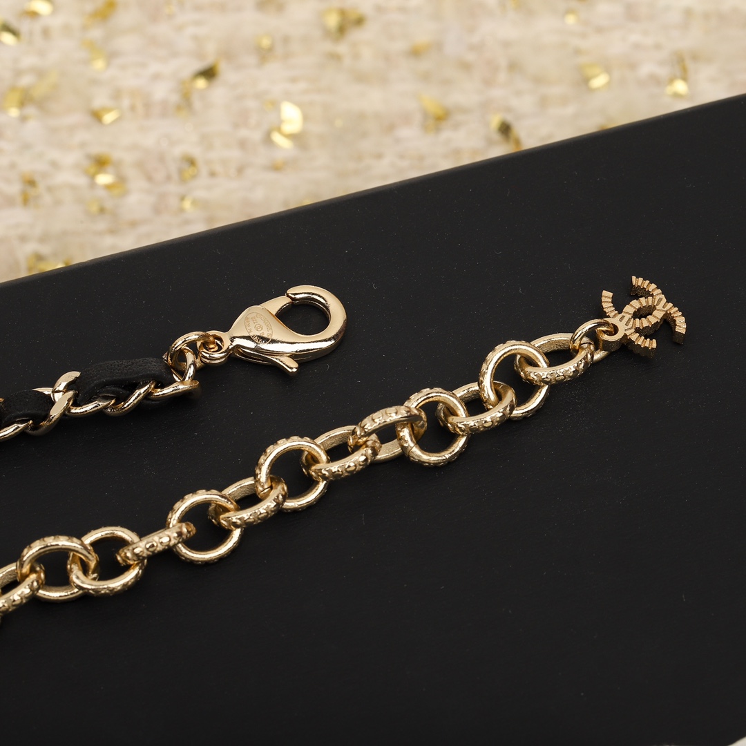 [Top] CHANEL Logo Lambskin Black and White Diamond Choker