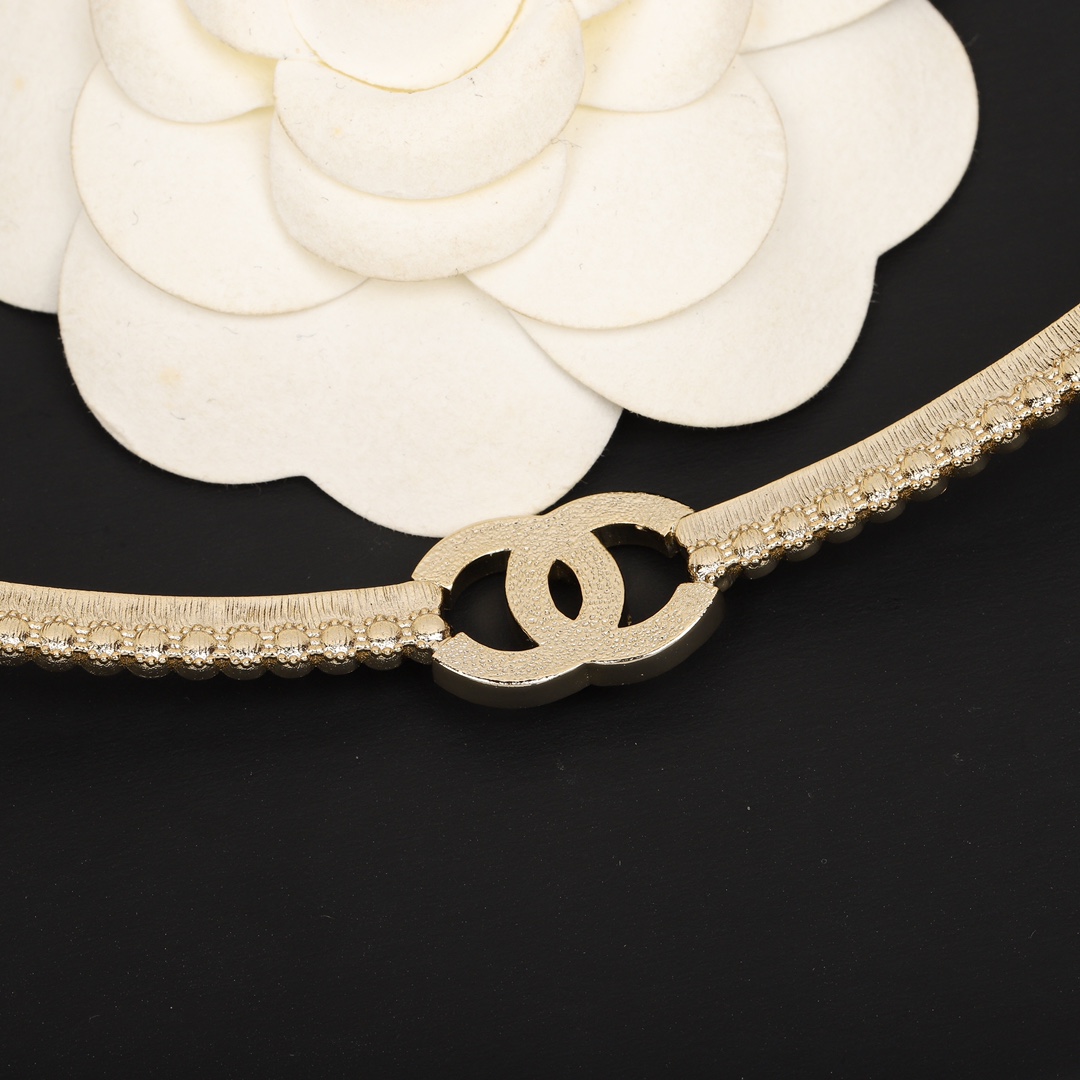 [Top] CHANEL Logo Lambskin Black and White Diamond Choker