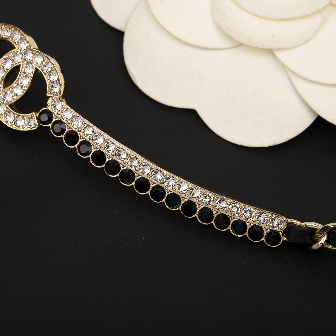[Top] CHANEL Logo Lambskin Black and White Diamond Choker