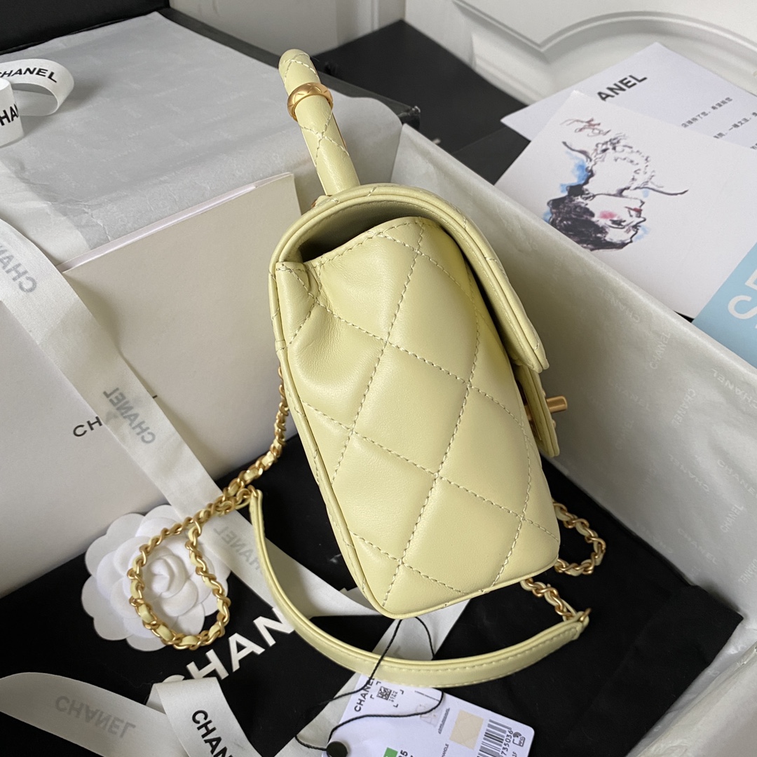 [TOP] CHANEL Lambskin Small Clutch 15*15.5*7.5 cm - Light Yellow