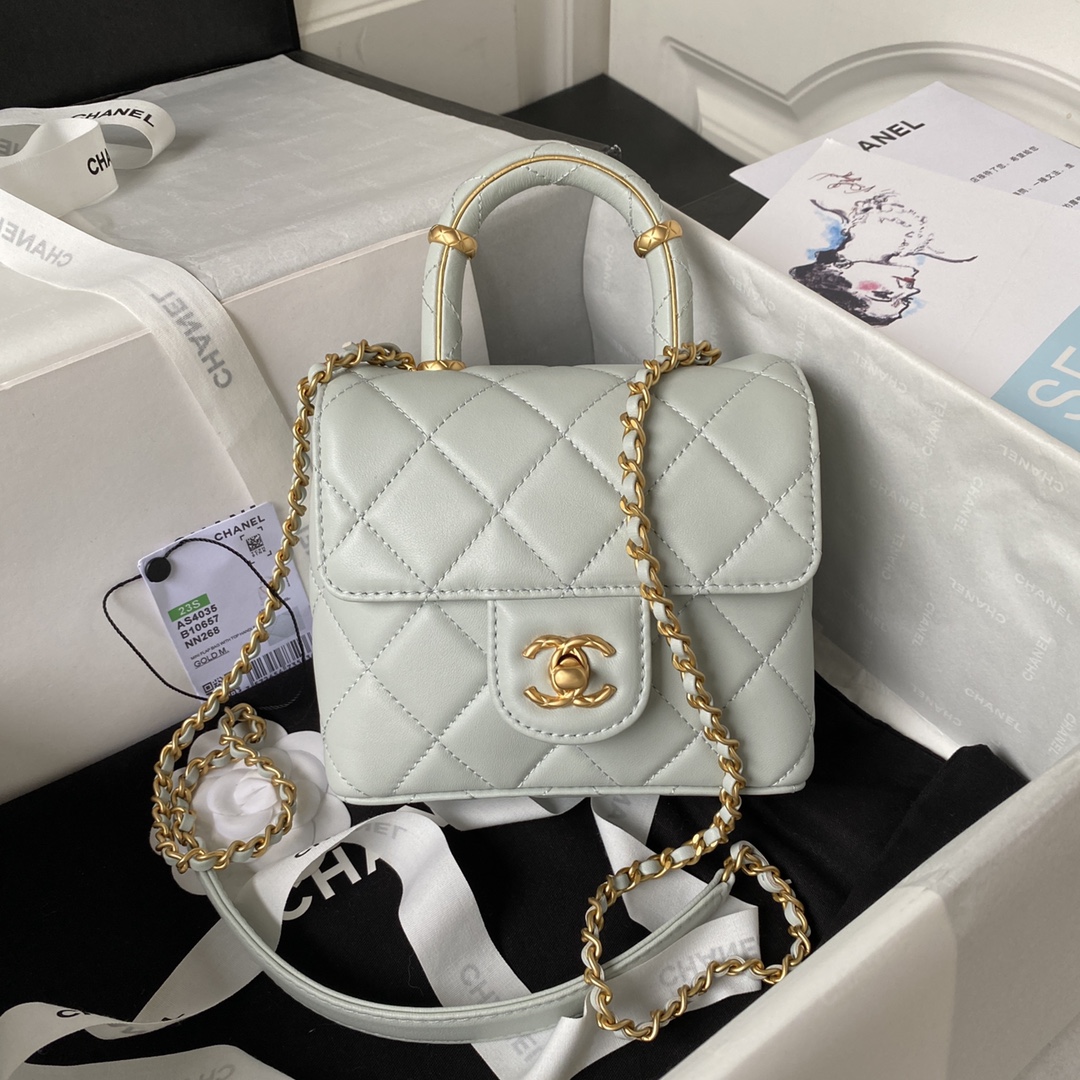 [TOP] CHANEL Lambskin Small Clutch 15*15.5*7.5 cm - White