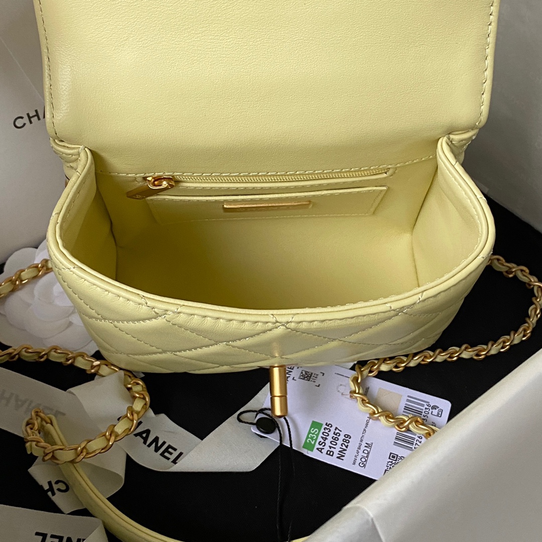 [TOP] CHANEL Lambskin Small Clutch 15*15.5*7.5 cm - Light Yellow