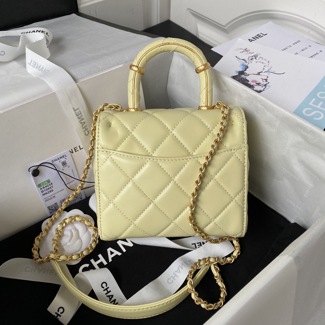 [TOP] CHANEL Lambskin Small Clutch 15*15.5*7.5 cm - Light Yellow
