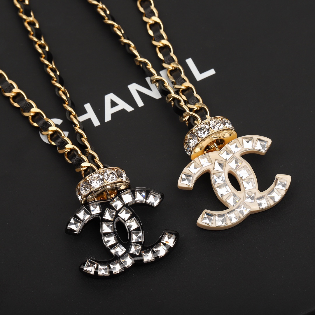 [TOP] CHANEL Logo Resin Brass Diamond Necklace