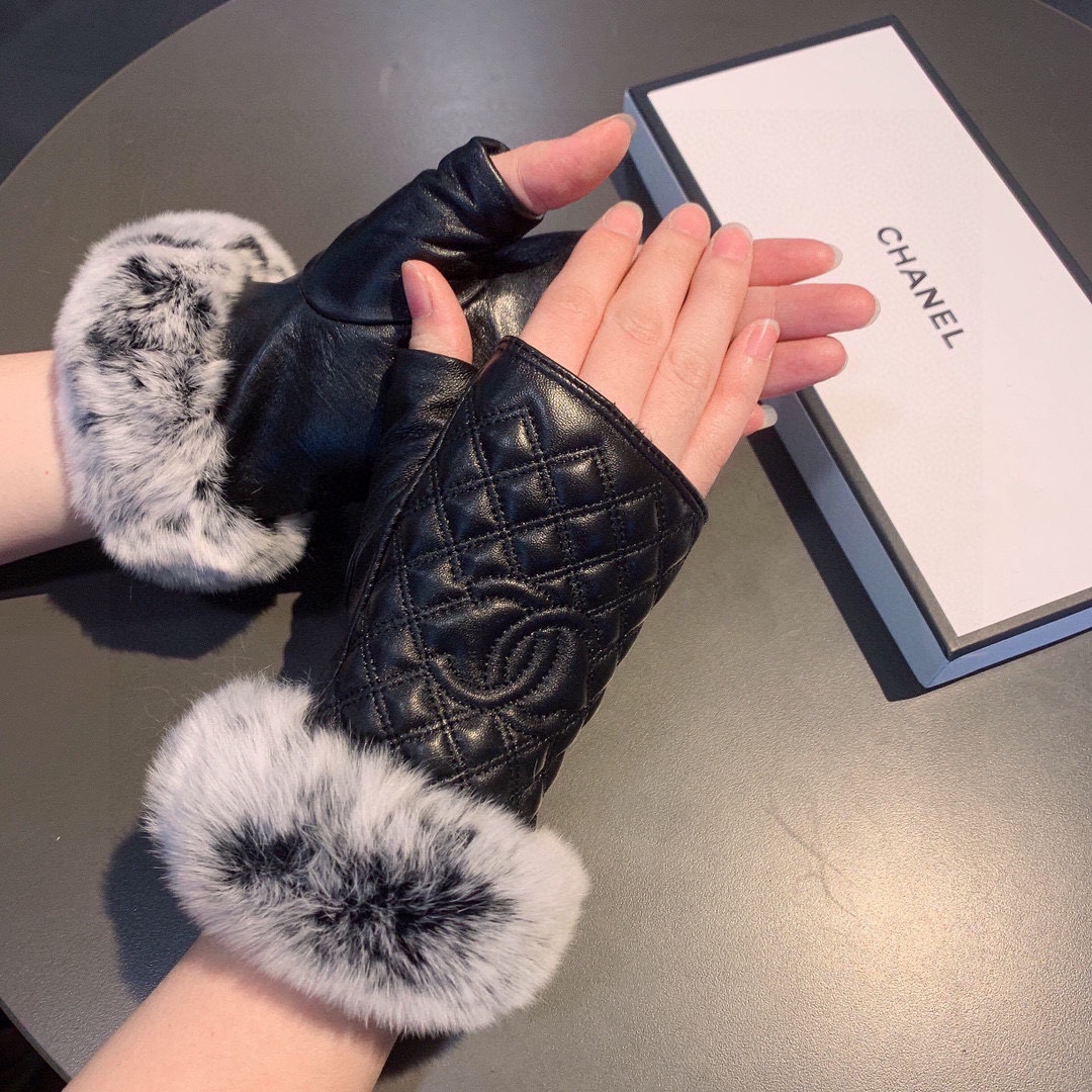 [TOP] CHANEL Gloves - Black