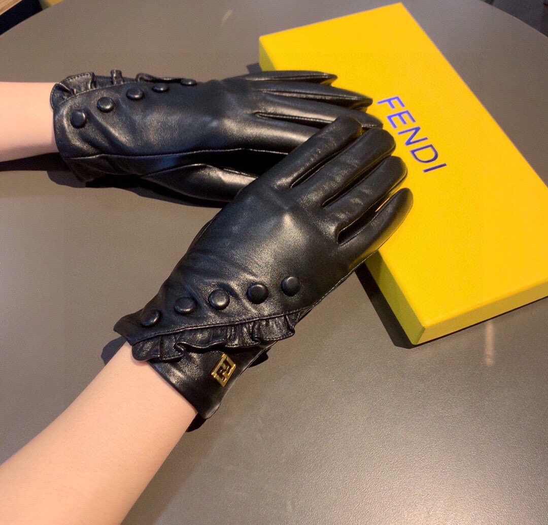 [TOP] FENDI Gloves - Black