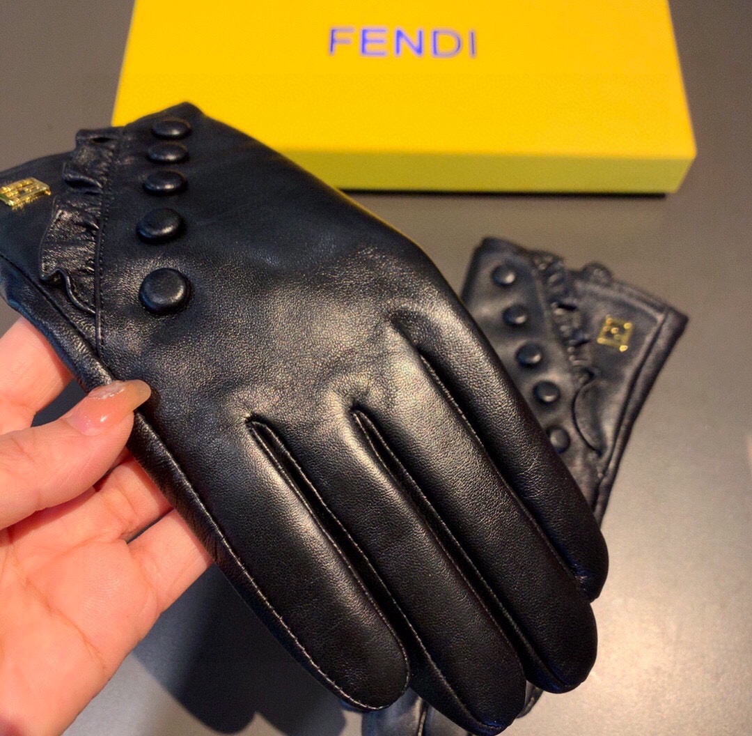 [TOP] FENDI Gloves - Black