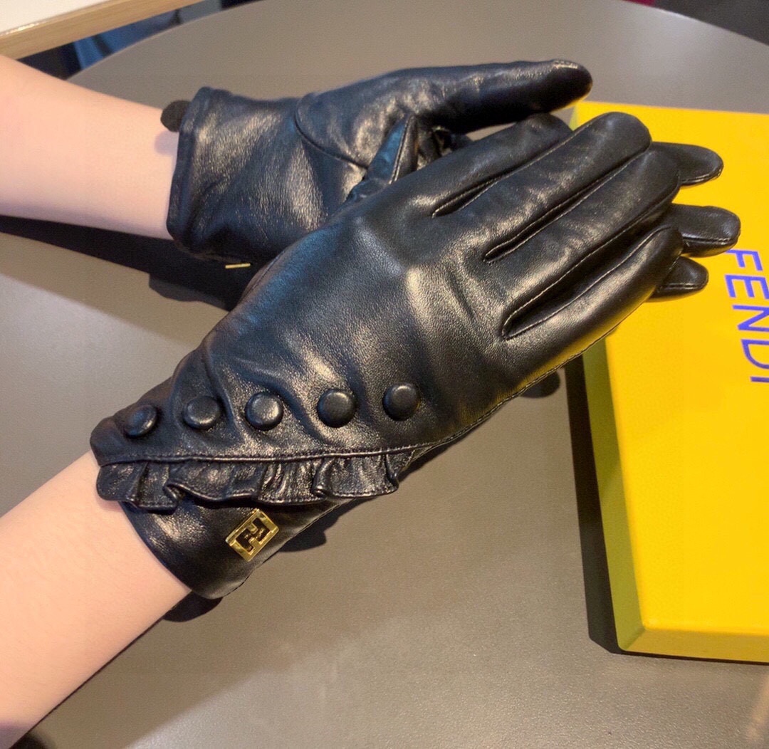 [TOP] FENDI Gloves - Black