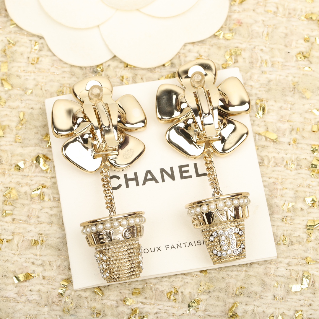 [Top] CHANEL Potted Flower Earrings