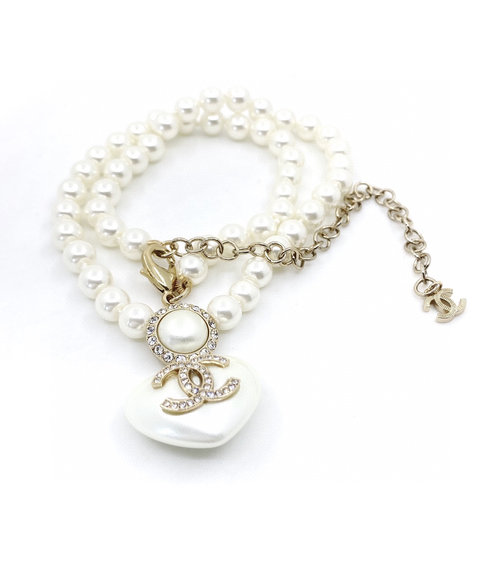 [TOP] CHANEL Diamond Logo Heart Pendant Pearl Necklace