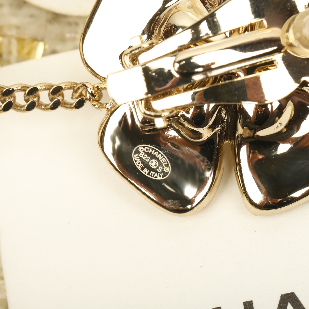 [Top] CHANEL Potted Flower Earrings