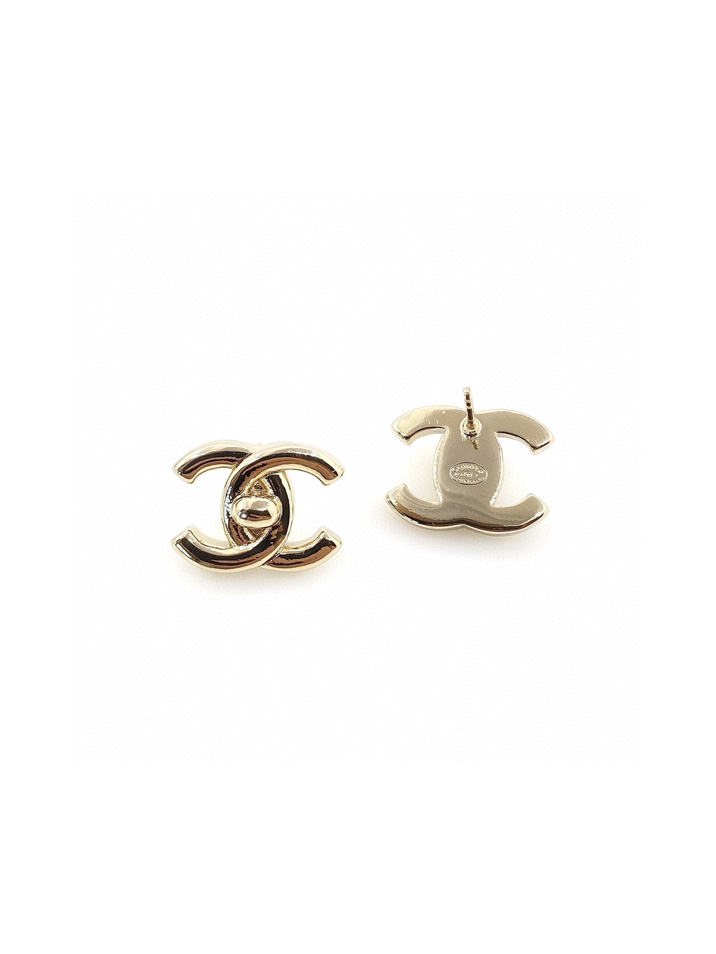 [TOP] CHANEL Logo Simple Brass Earrings