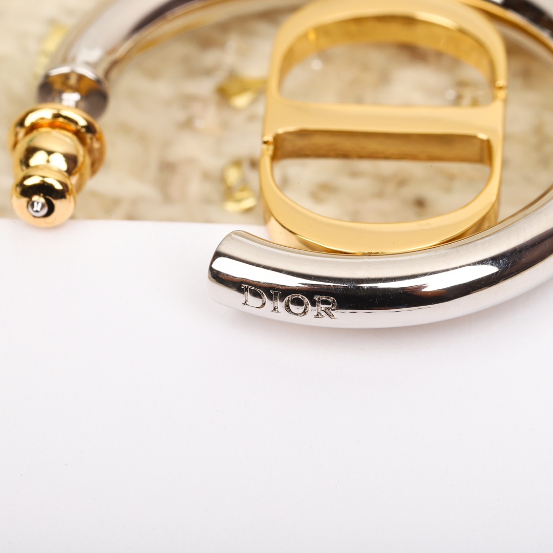 [TOP] Christian Dior J'  Half Hoop Letter Earrings