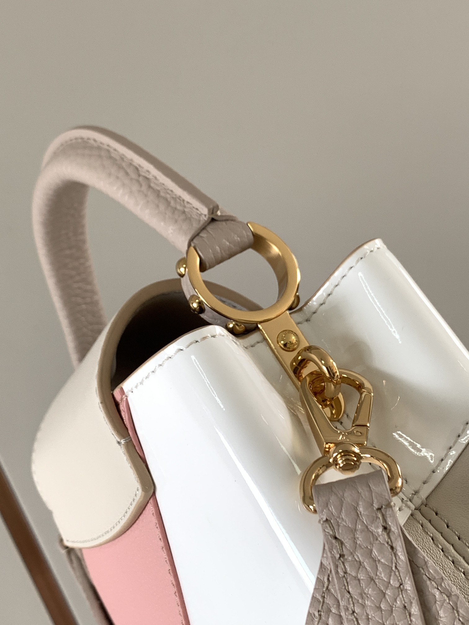[TOP] Louis Vuitton LV Capucines  Gold Buckle Bag 2 Sizes-White and Pink and Beige