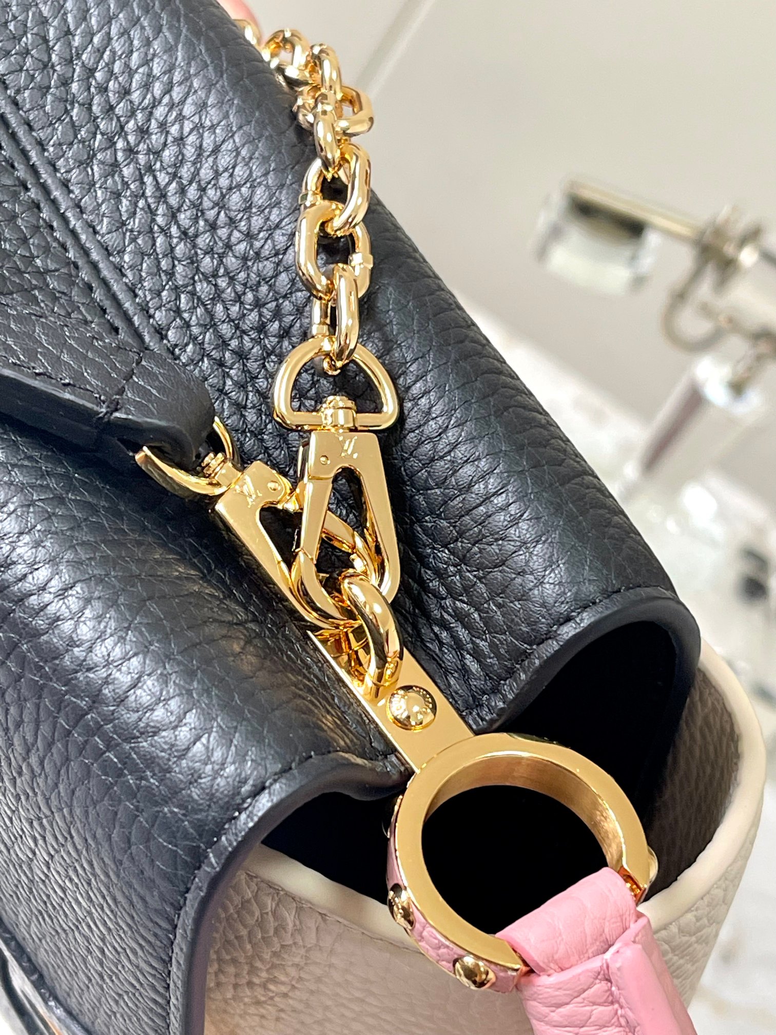 [TOP] Louis Vuitton LV Capucines Bag 3 Sizes -Black