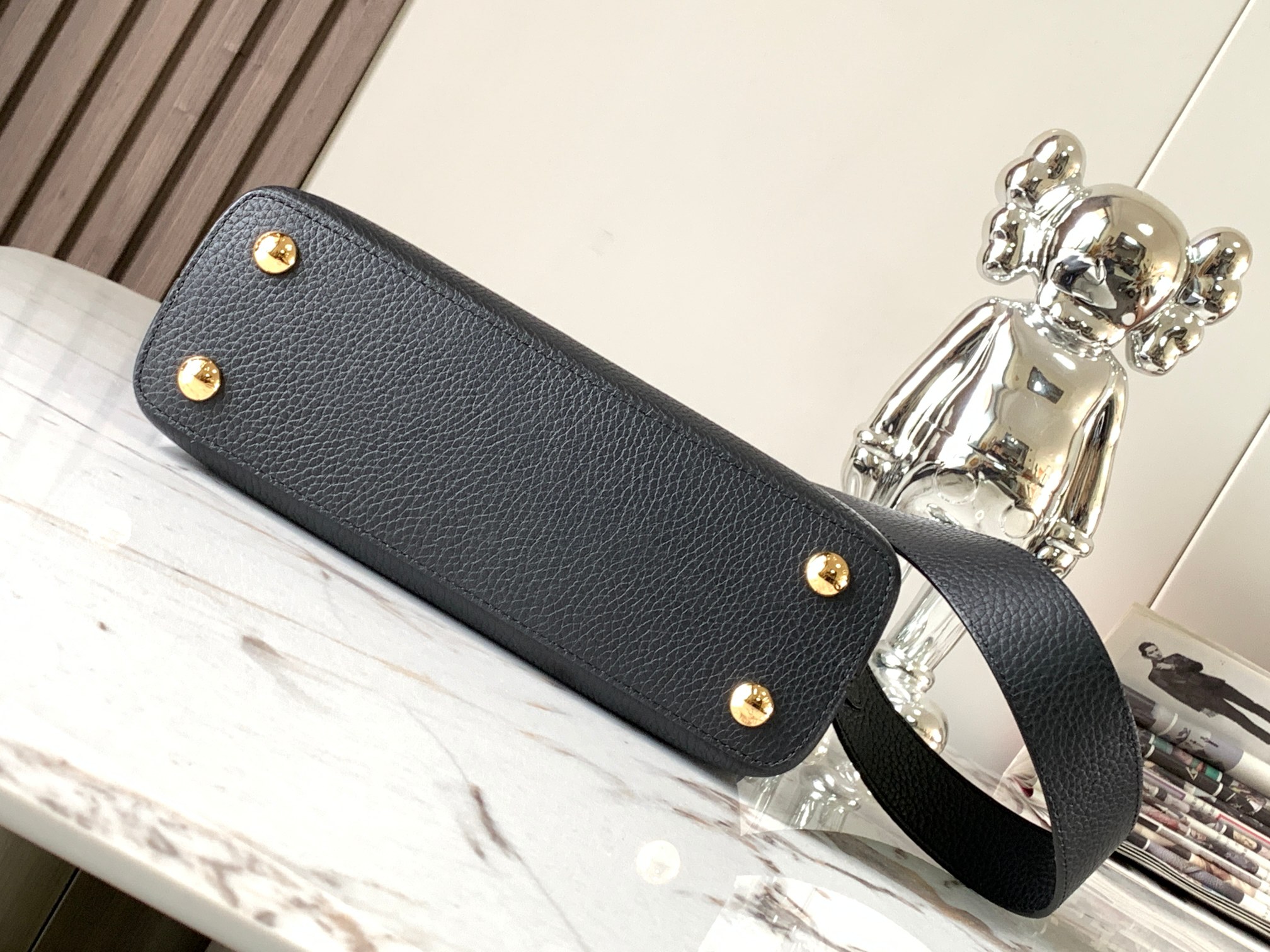 [TOP] Louis Vuitton LV Capucines Python Gold Buckle Bag - Black