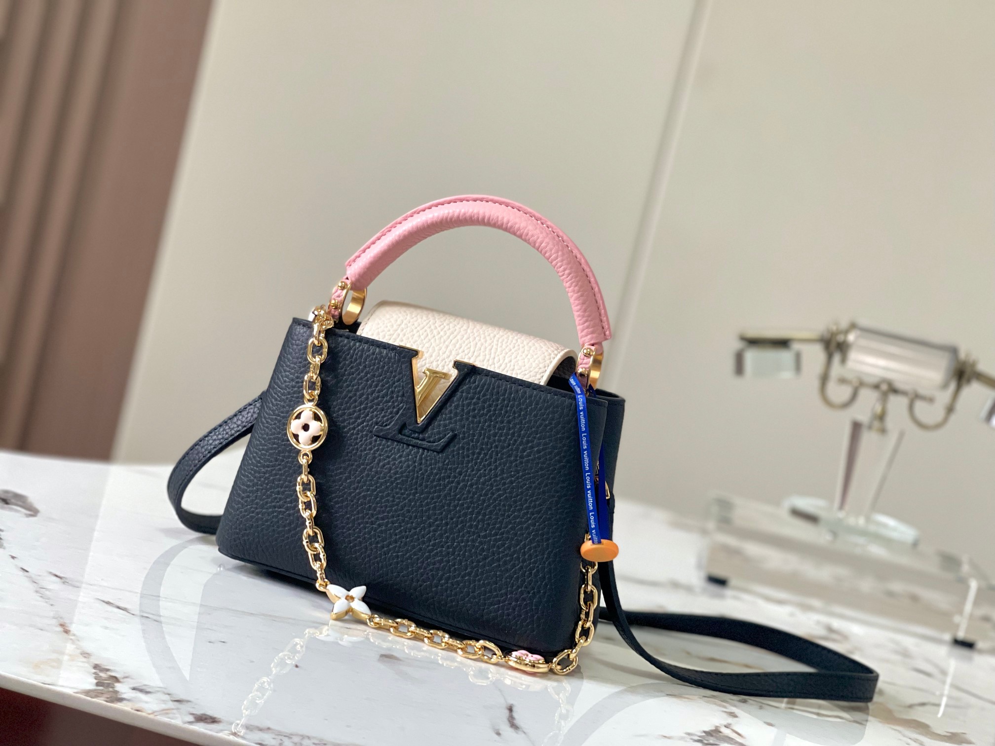 [TOP] Louis Vuitton LV Capucines Bag 3 Sizes -Black