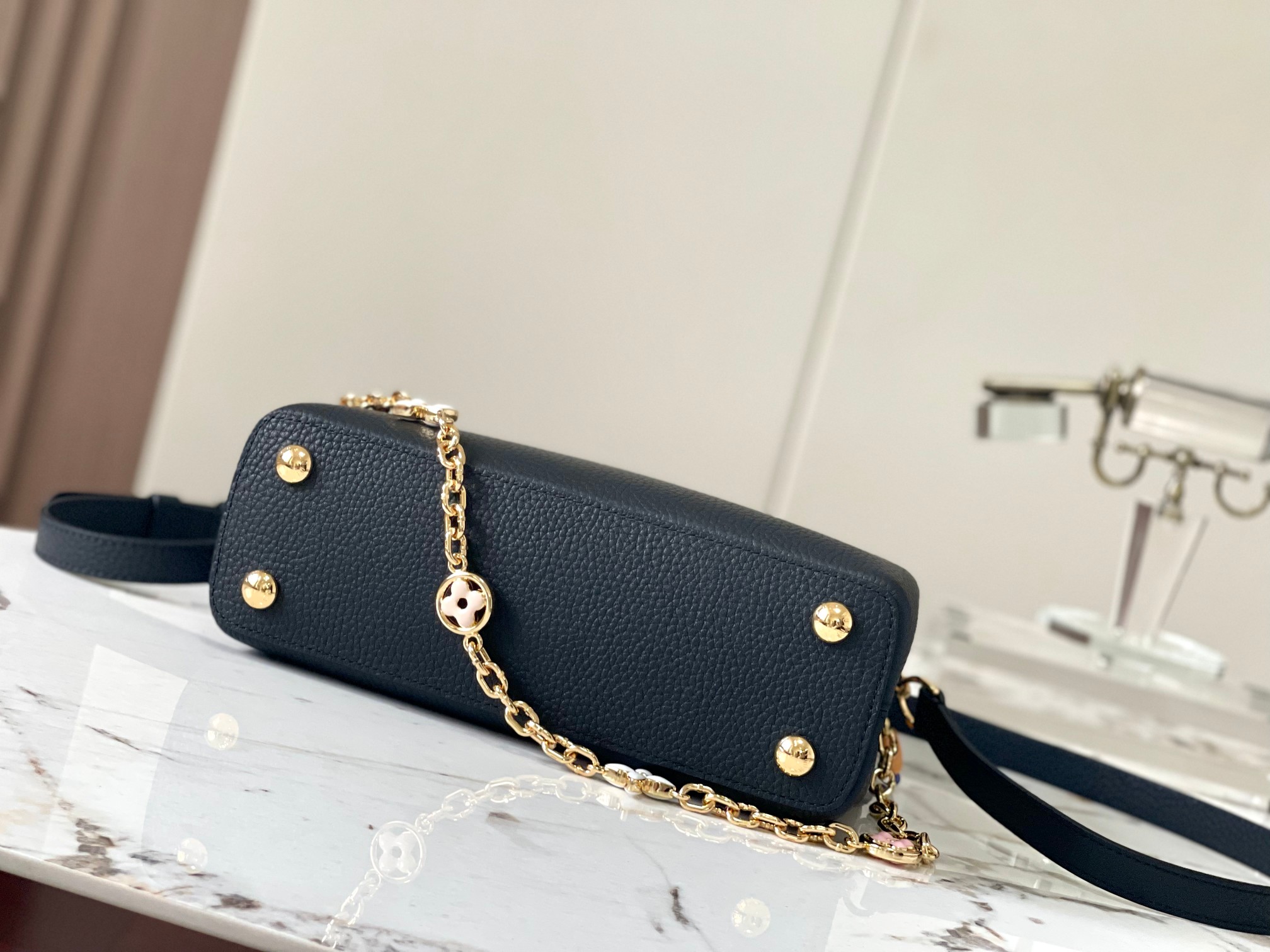 [TOP] Louis Vuitton LV Capucines Bag 3 Sizes -Black
