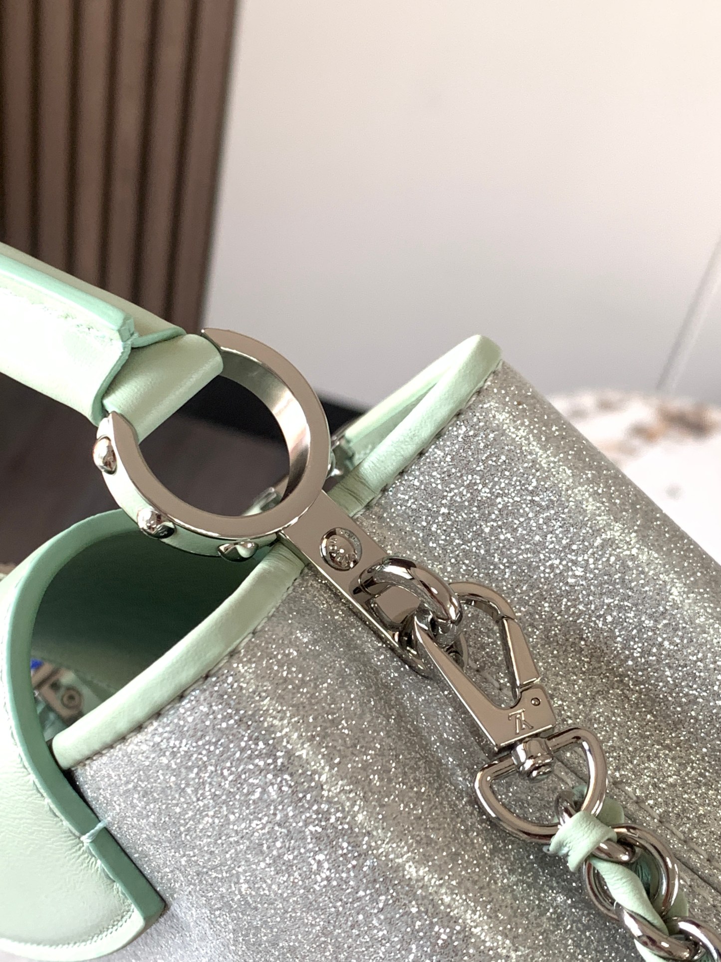 [TOP] Louis Vuitton LV Capucines Star Crystal Shell Buckle Bag 2 Sizes-Sliver