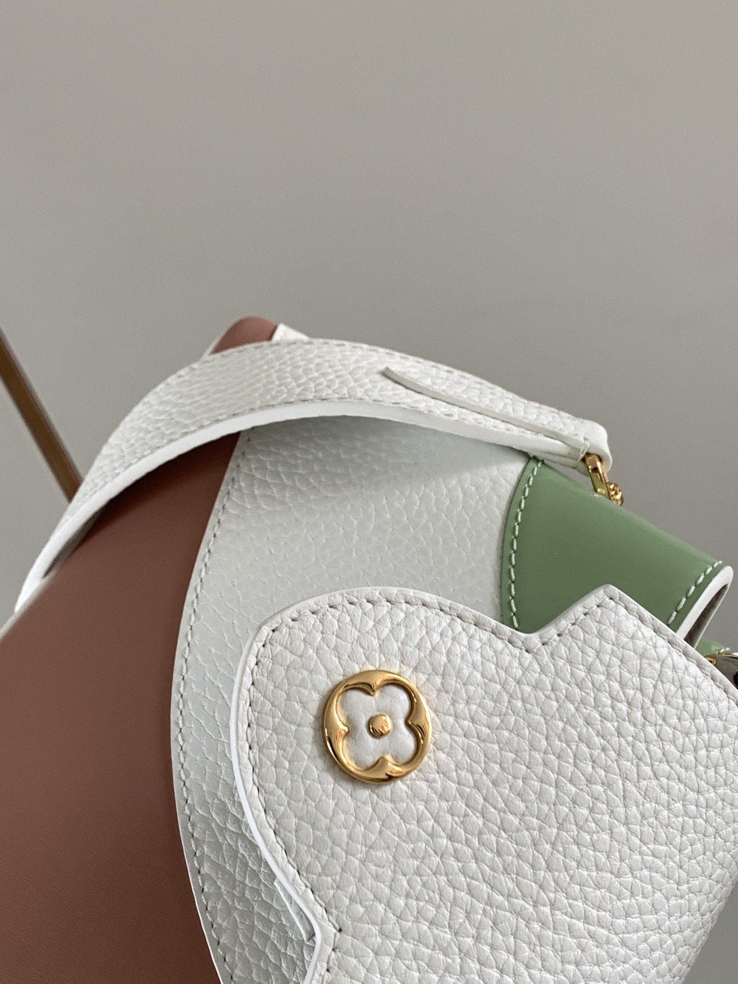 [TOP] Louis Vuitton LV Capucines Bag 2 Sizes-White and Pink and Green and Brown