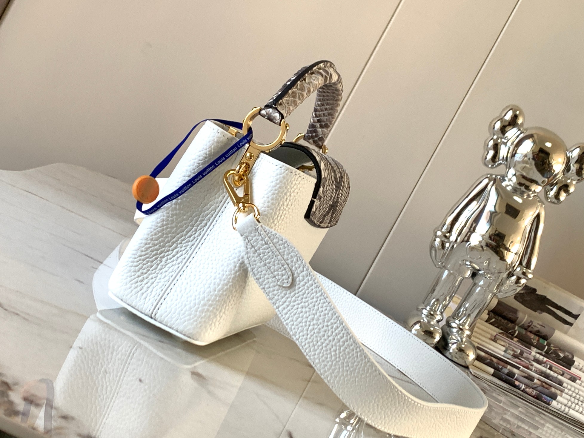 [TOP] Louis Vuitton LV Capucines Python Gold Buckle Bag - White