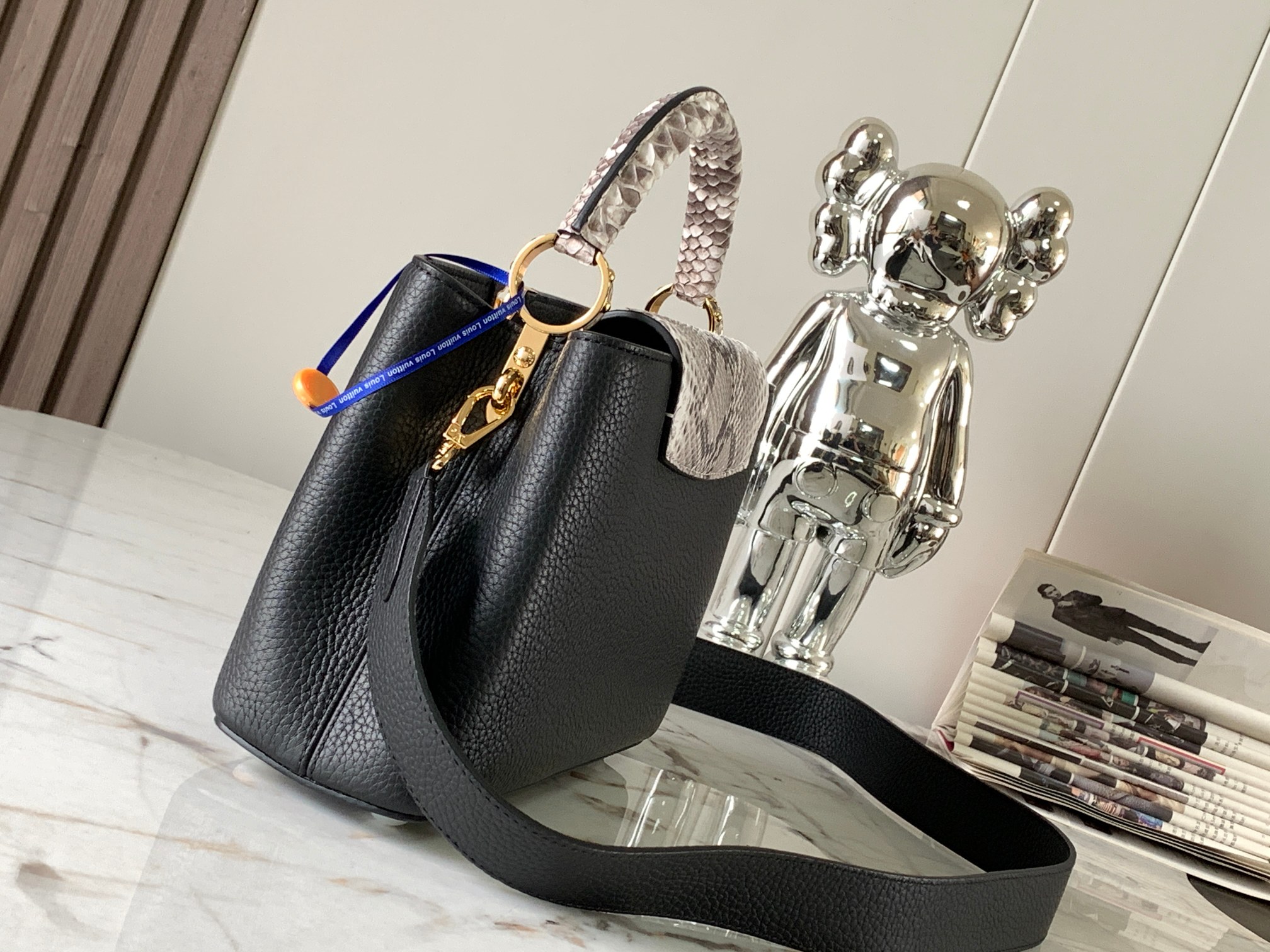 [TOP] Louis Vuitton LV Capucines Python Gold Buckle Bag - Black