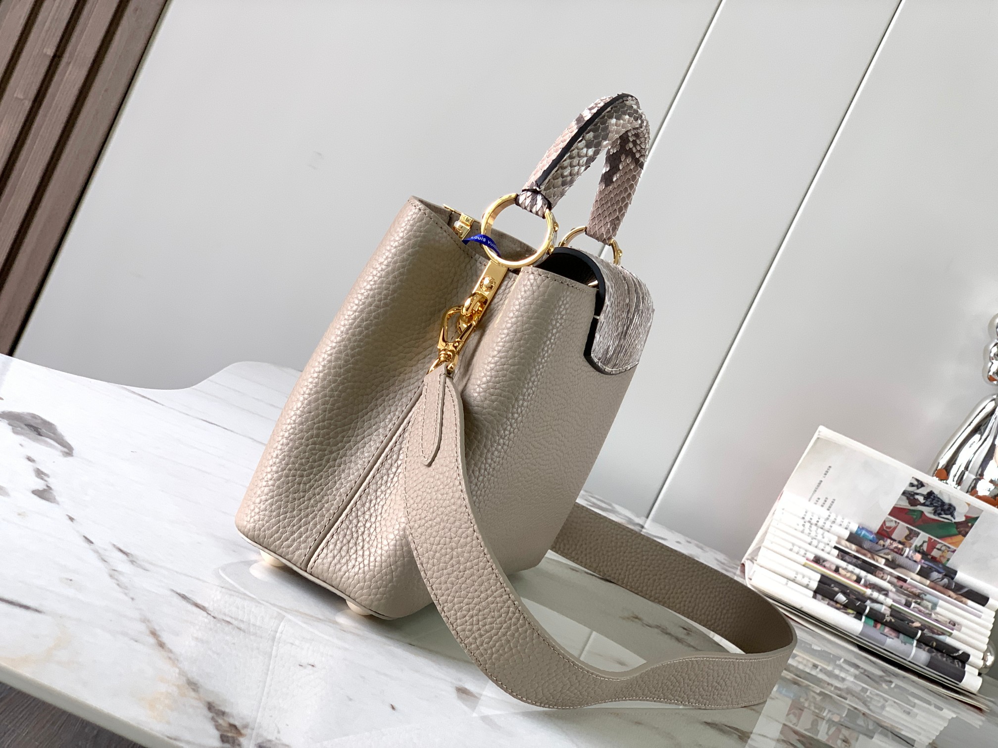 [TOP] Louis Vuitton LV Capucines Python Gold Buckle Bag - Gray