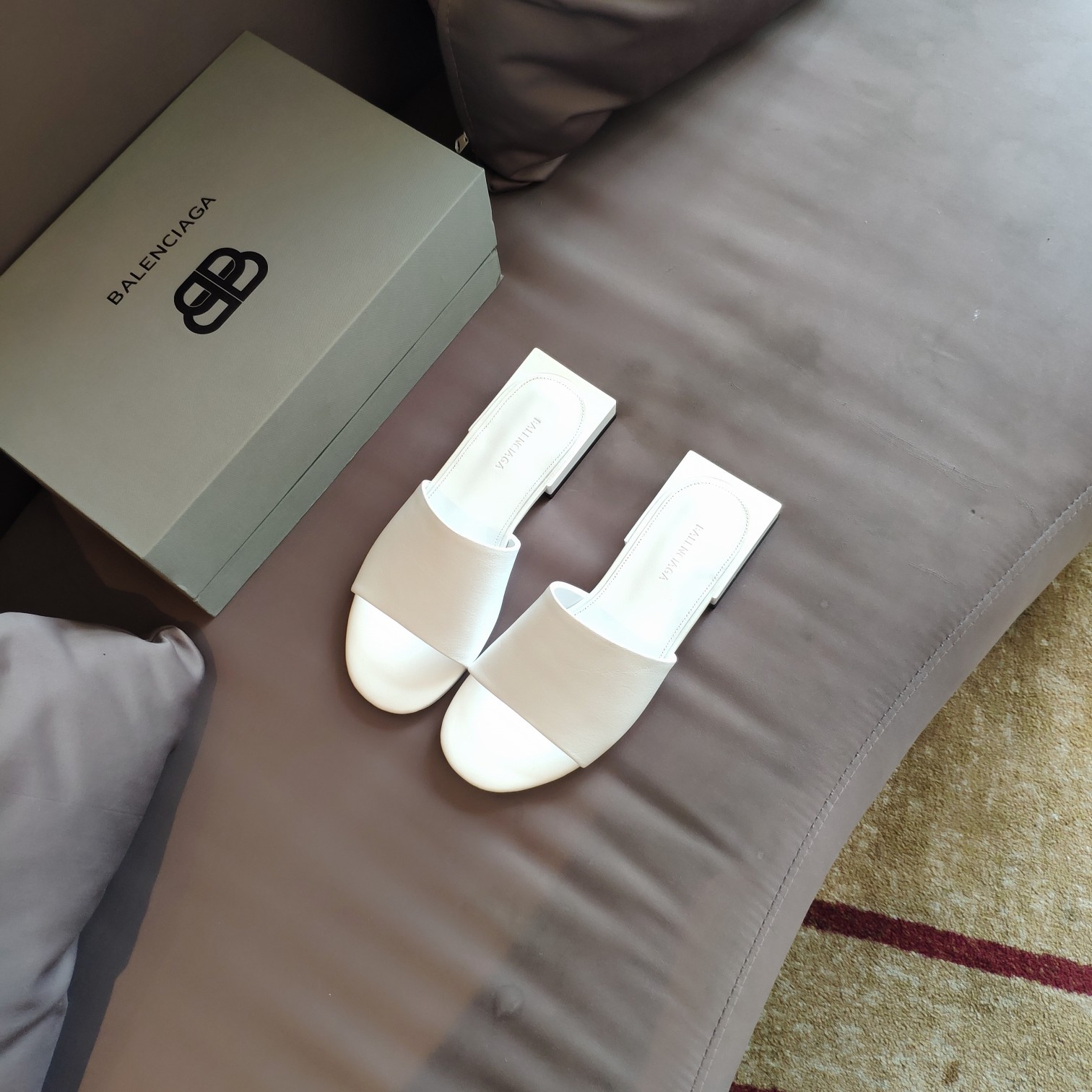 [TOP] BALENCIAGA  Slides - 4 Color