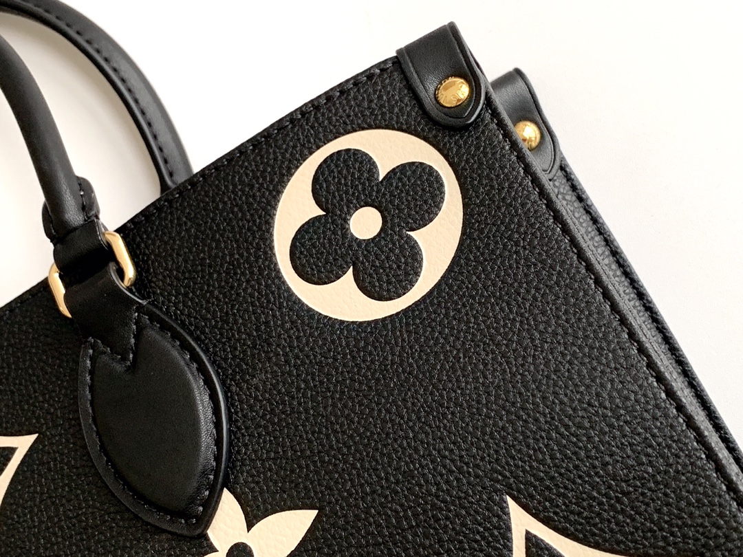[TOP] Louis Vuitton LV On The Go Empreinte 2 Tones Tote MM 34.0 x 26.0 x 13.0 cm - Black and Cream