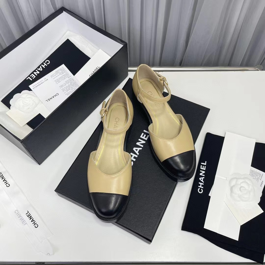 [Top] CHANEL Leather Sandals - 2 Color