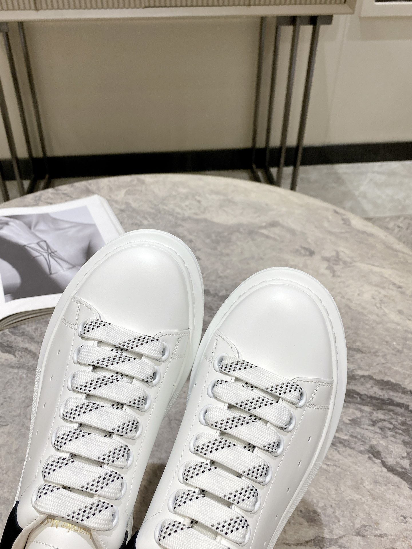 [TOP] Alexander McQueen Alexander Mcqueen Sneakers - White