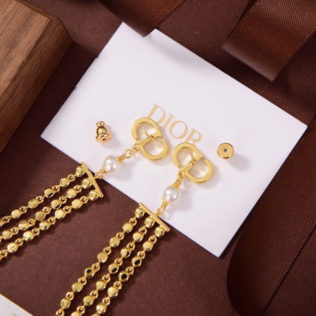 [TOP] Christian Dior Tassel Brass Diamond earrings - Gold