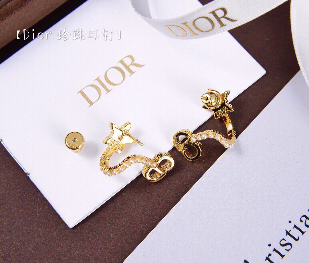 [TOP] Christian Dior Five-pointed Star CD Pearl Diamond earrings - Gold