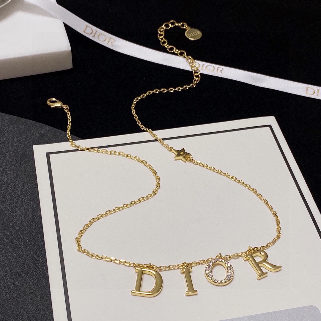 [TOP] Christian Dior tasseled letter pearl necklace - Gold