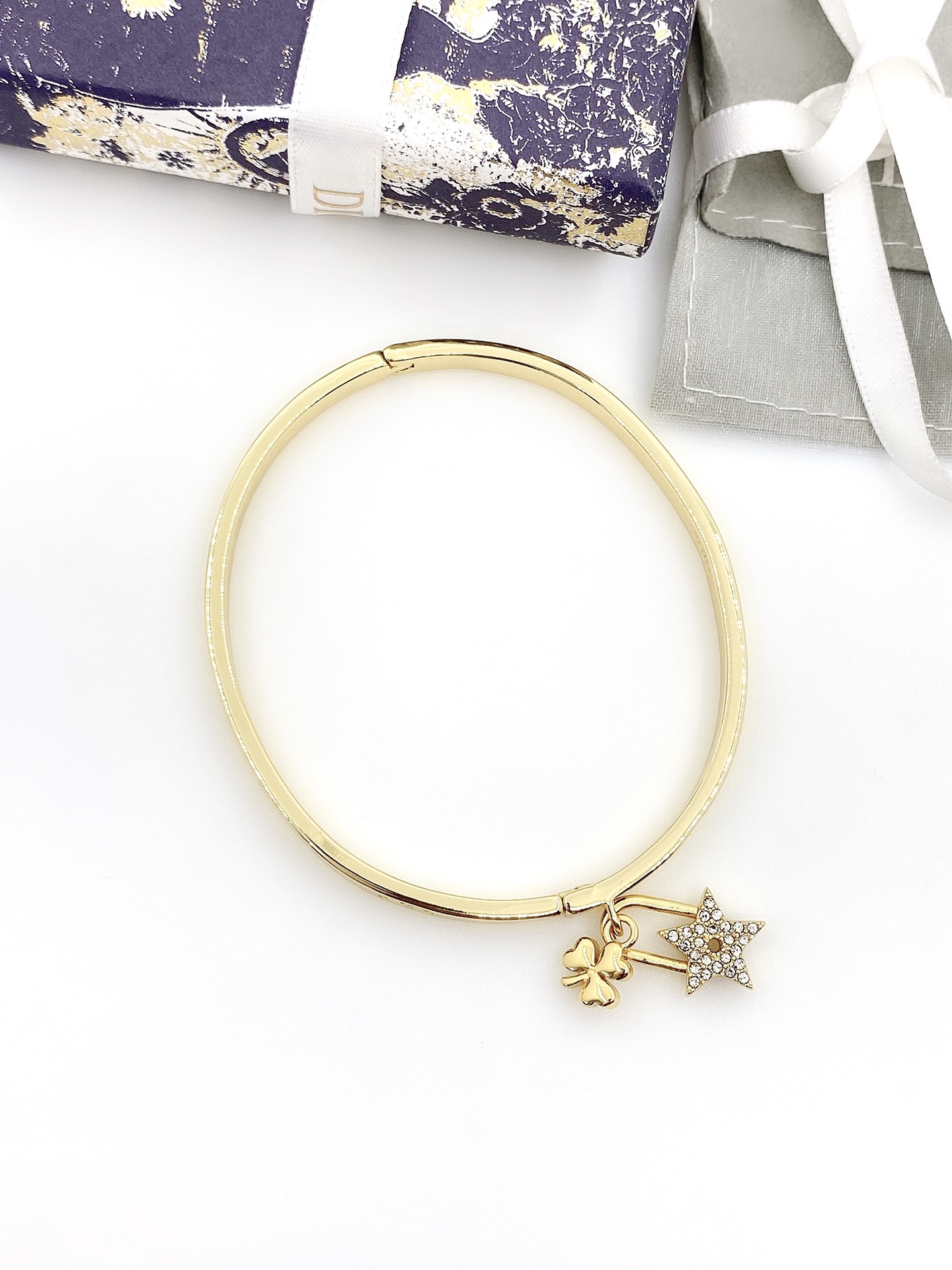 [TOP] Christian Dior Pentagram Bracelet - Gold