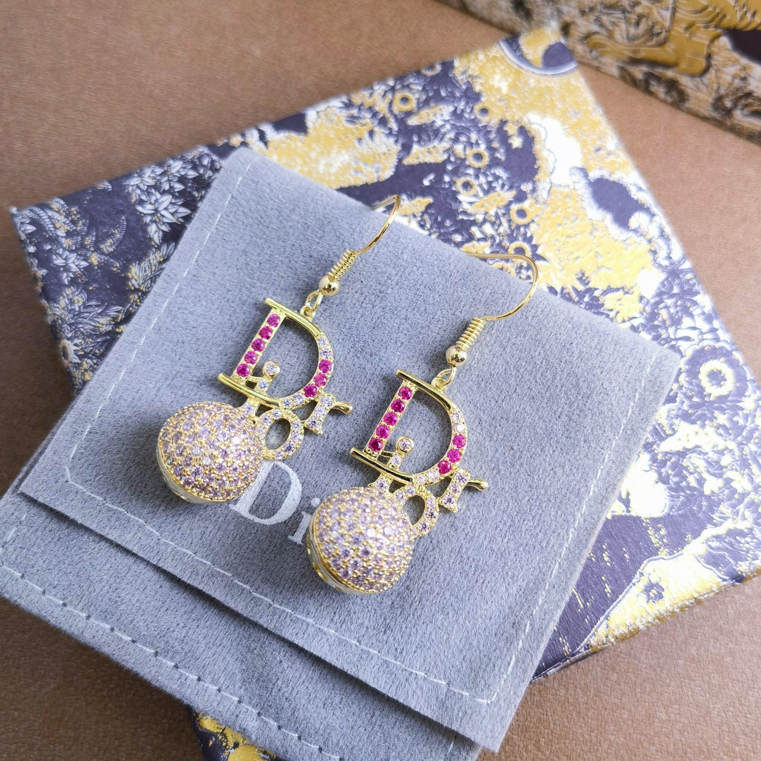 [TOP] Christian Dior color diamond tassel full diamond logo letter earrings