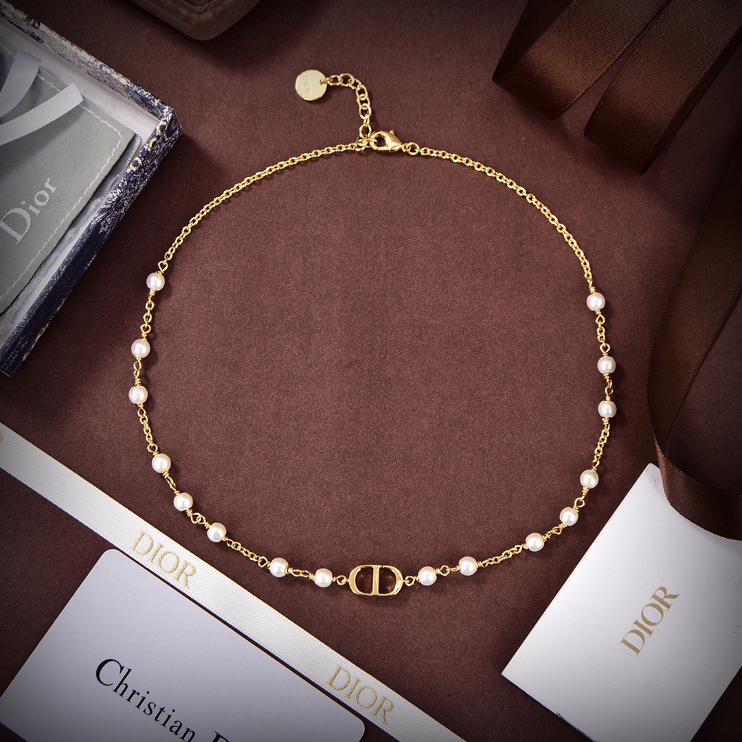 [TOP] Christian Dior CD pearl necklace