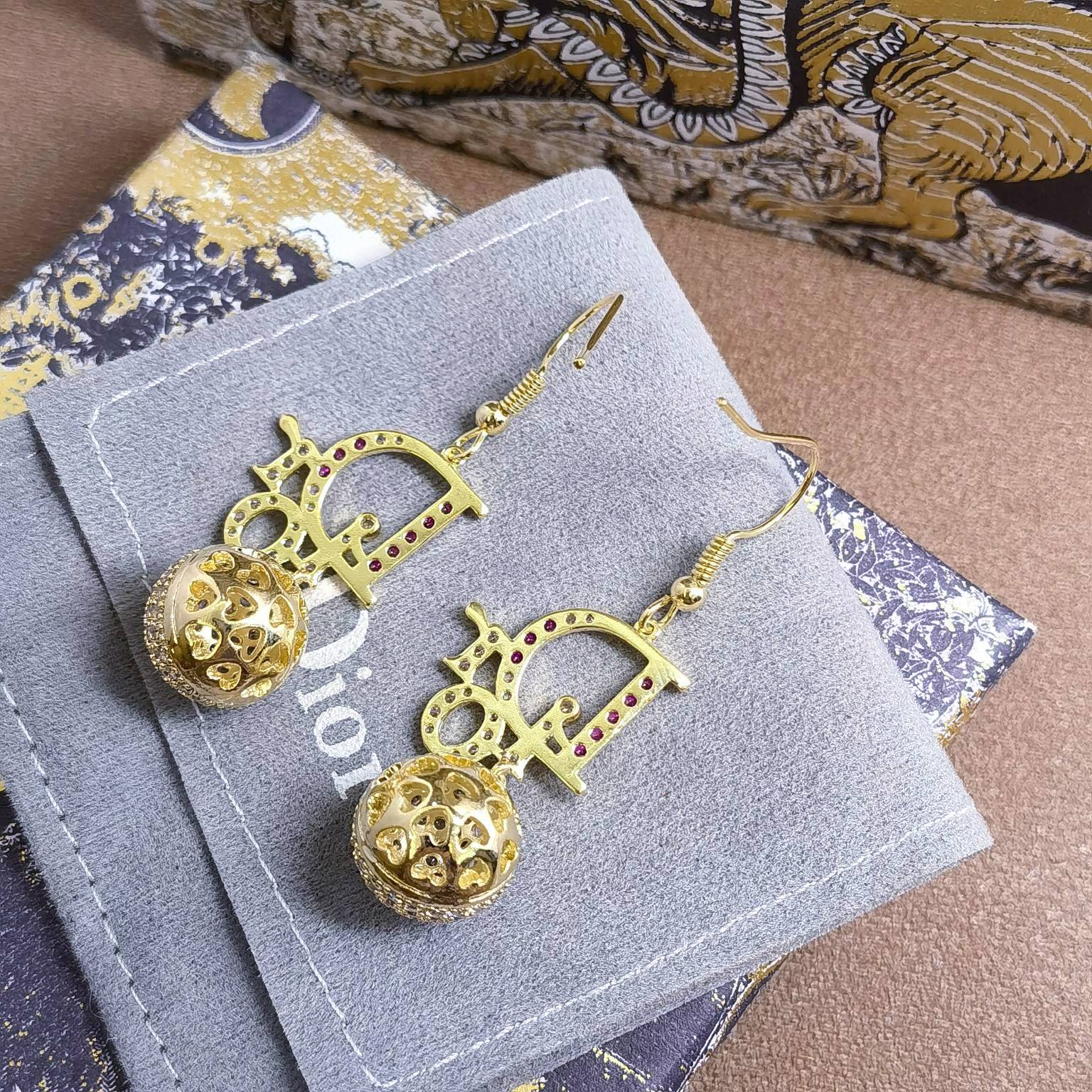 [TOP] Christian Dior color diamond tassel full diamond logo letter earrings