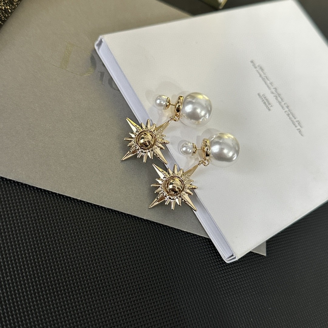 [TOP] Christian Dior Metal Sun Shape Pearl Stud Earrings