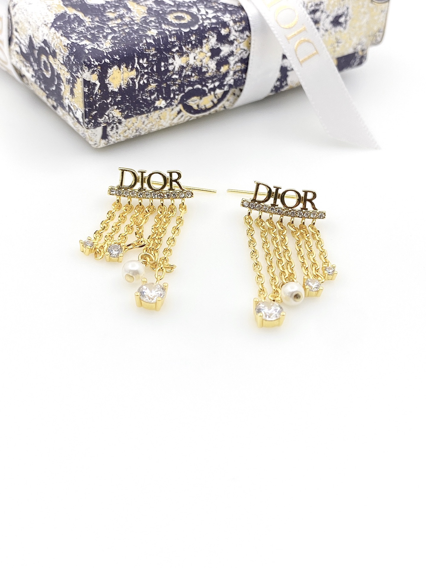 [TOP] Christian Dior Tassel Earrings - Gold